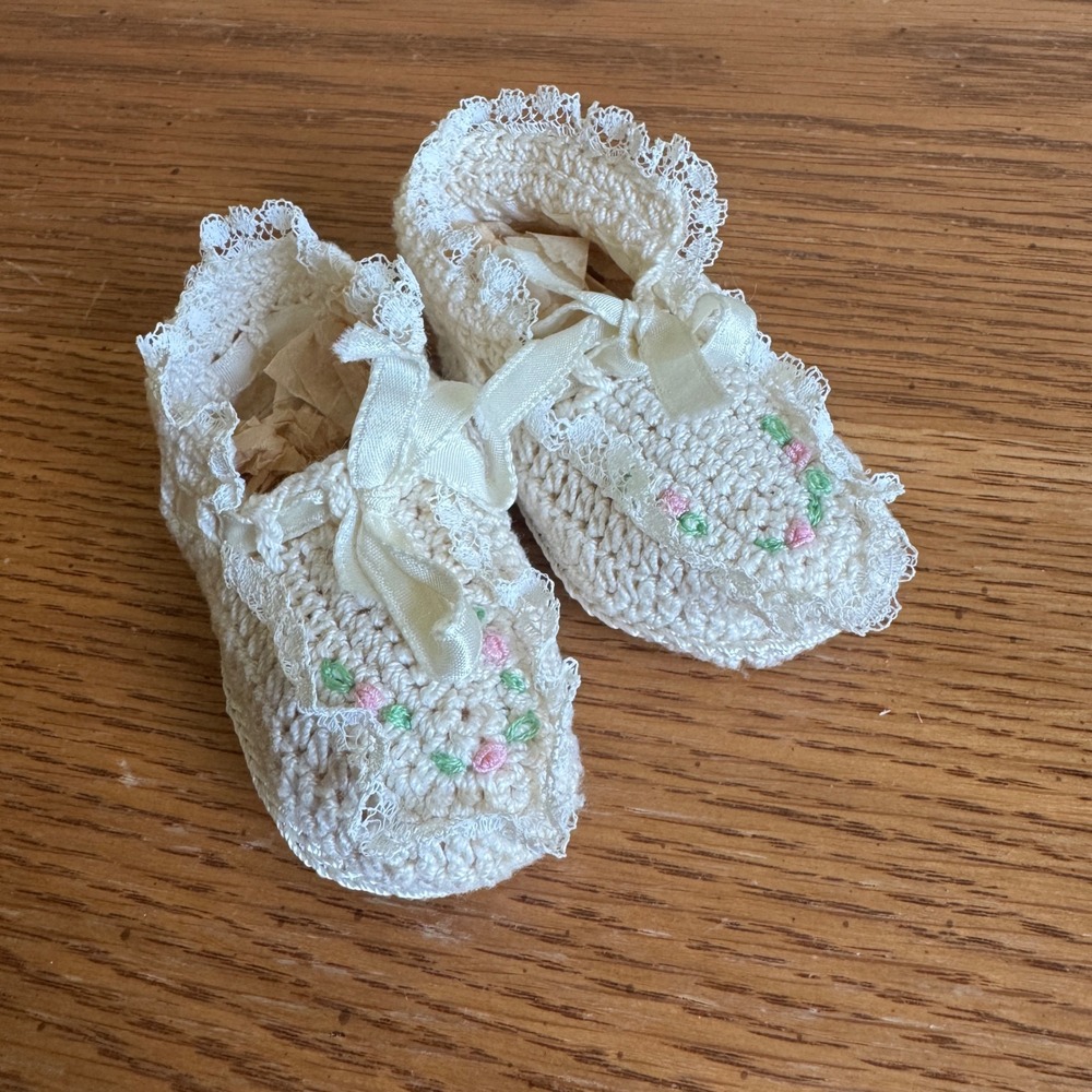 Vintage Handmade Crochet Baby Booties Ivory Lace Ribbon Floral Embroidery